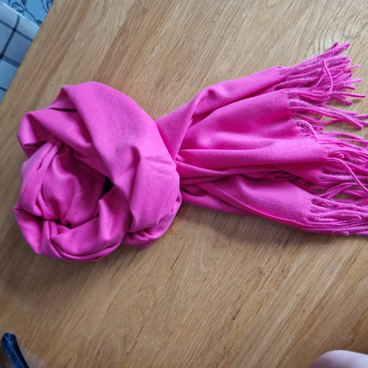 Chelsea Fringed scarf - Hot pink