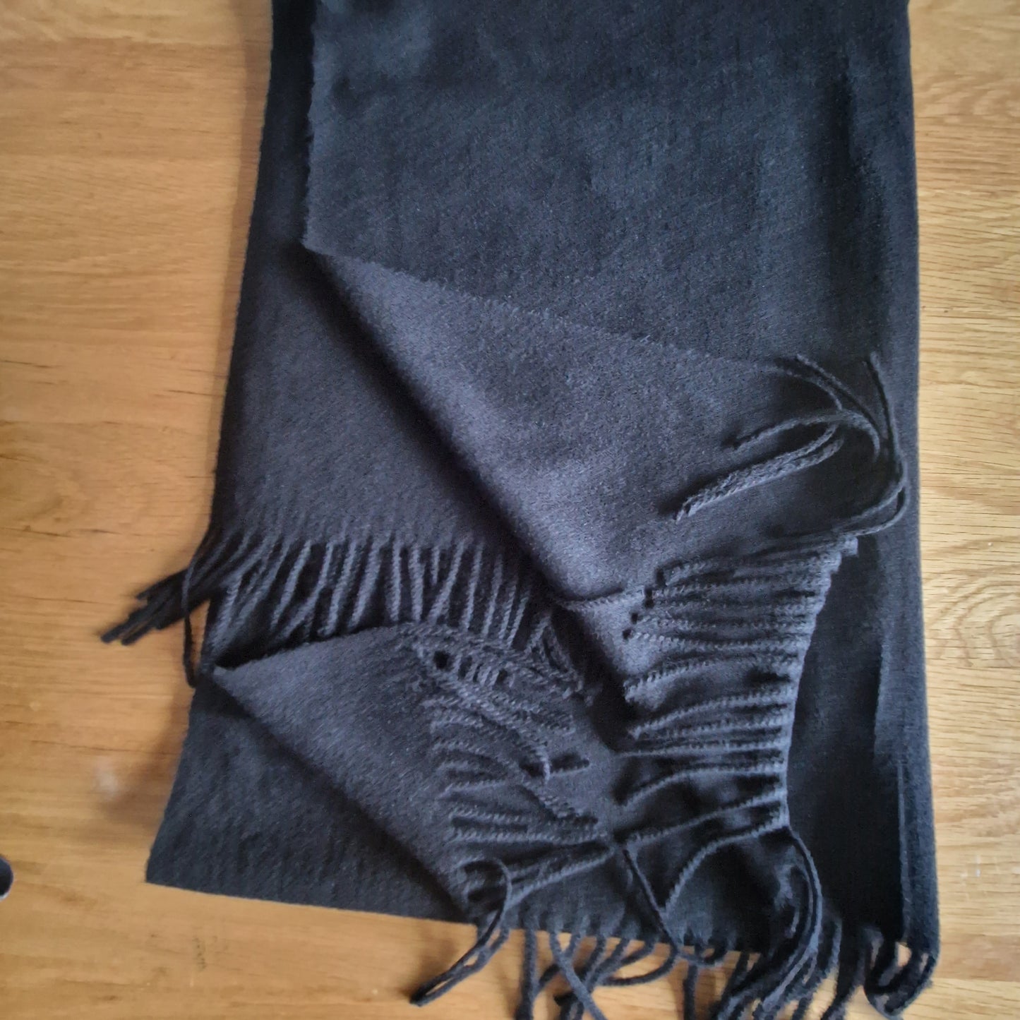 Chelsea fringed scarf - Black