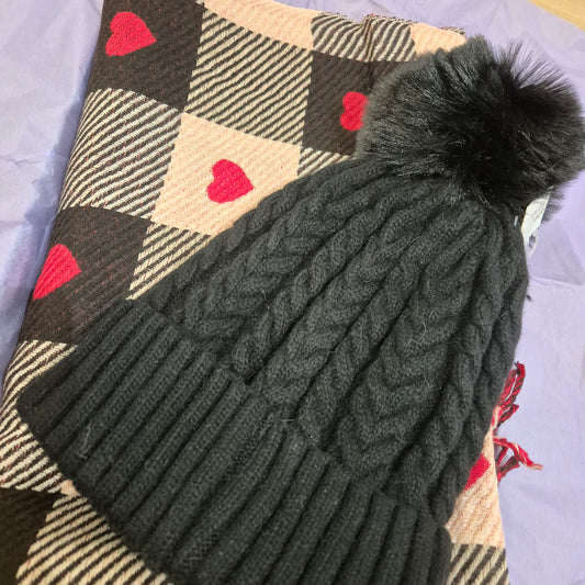 Red and black heart. hat and scarf set